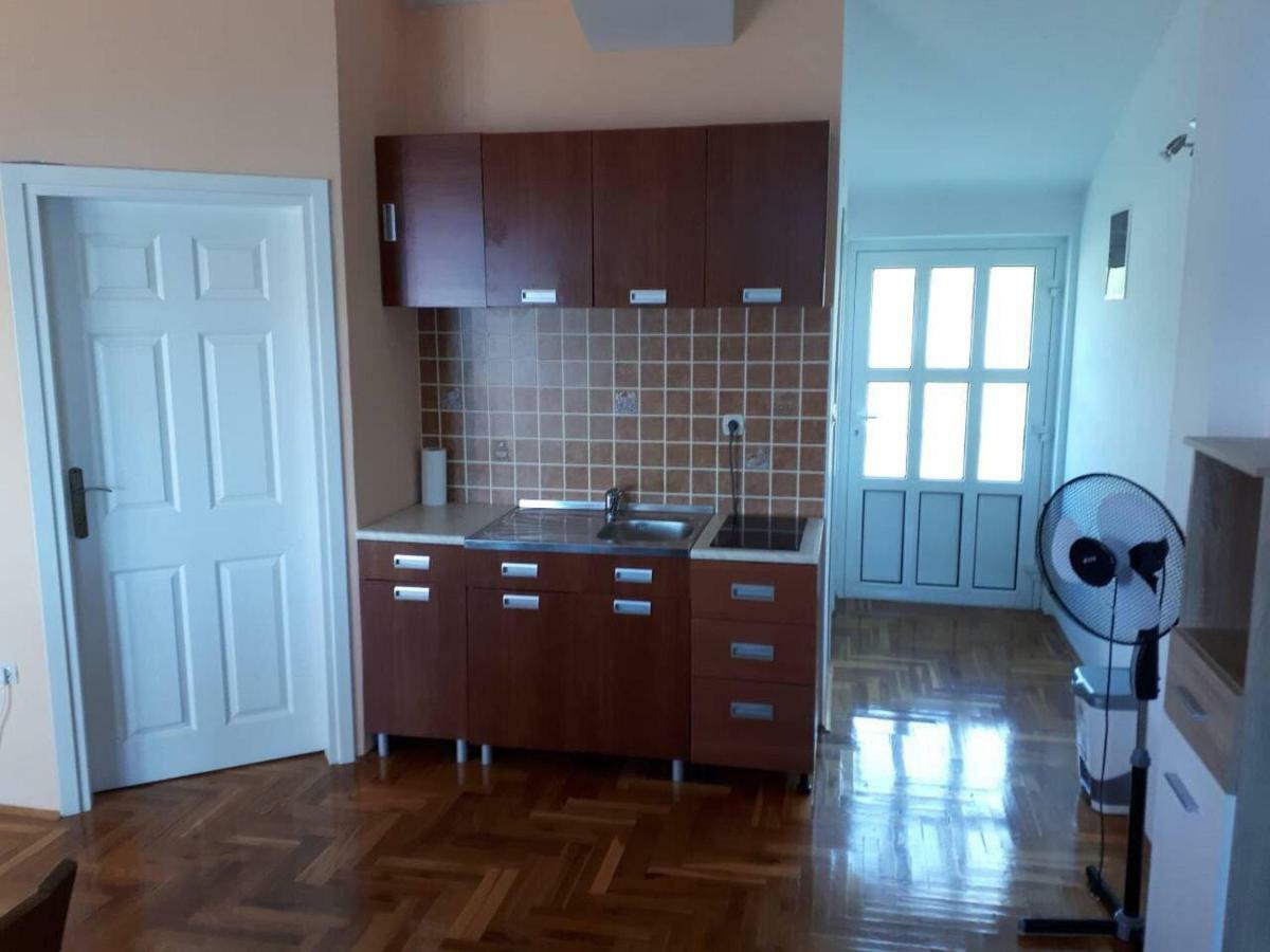 Apartments Horvat On Island Pag Vlasici Exterior photo